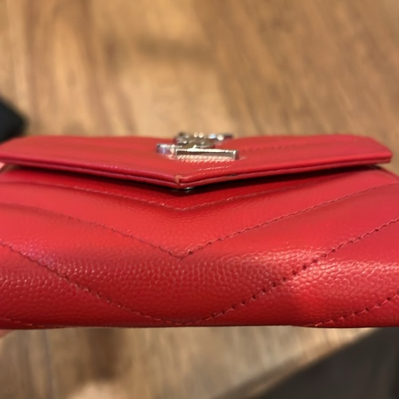 YSL RED CASSANDRE MATELASSÉ COMPACT TRI FOLD WALLET - Picture 8 of 8